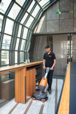TASKI Ultimaxx 360 &mdash; компактна машина для миття підлоги